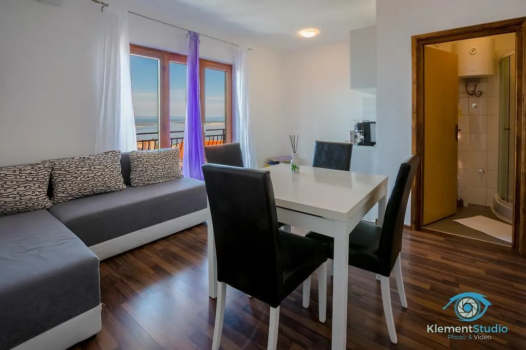 Apartments Villa Lili Цриквеница