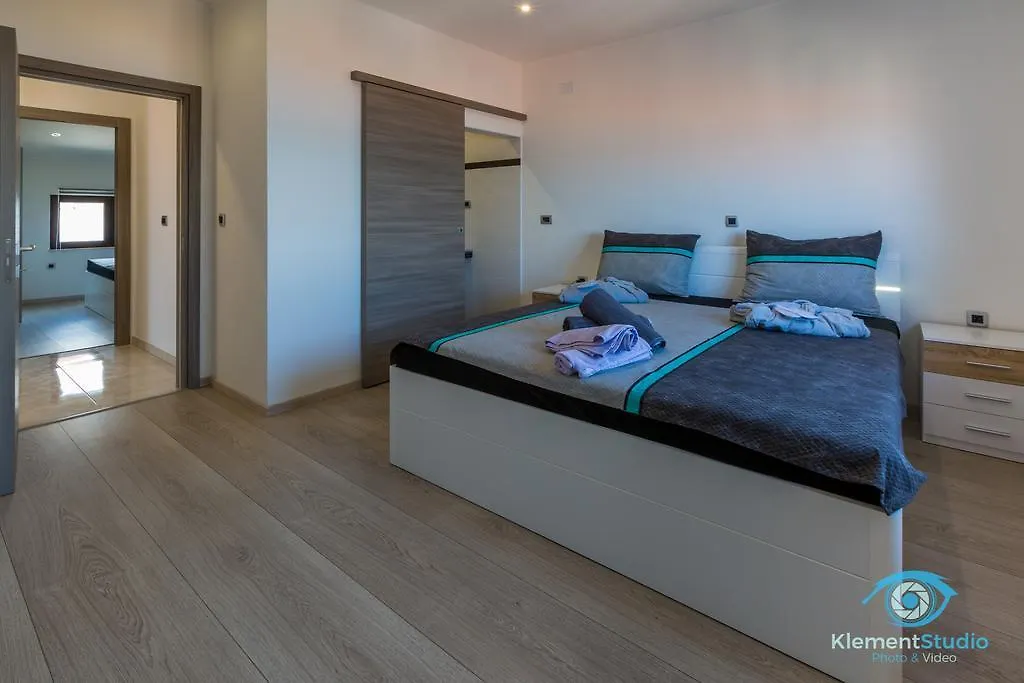 Apartments Villa Lili Цриквеница