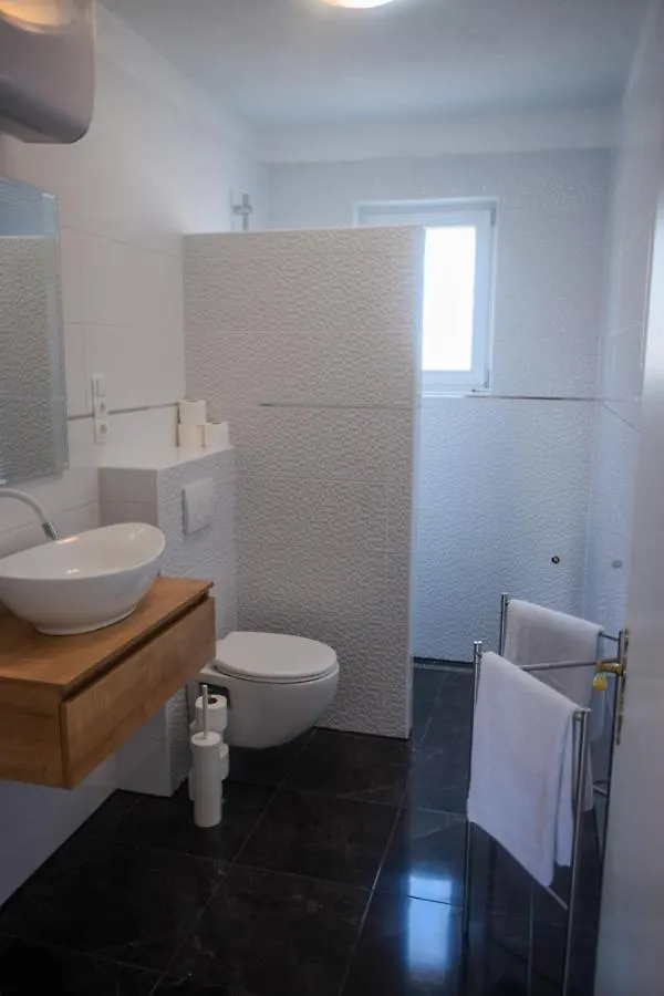 Apartments Villa Lili Цриквеница 0*,  Хорватия