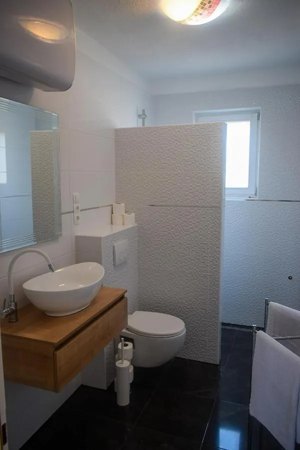 Apartments Villa Lili Цриквеница Хорватия