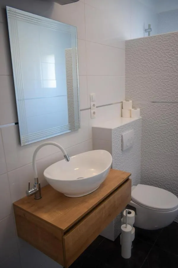 Apartments Villa Lili Цриквеница